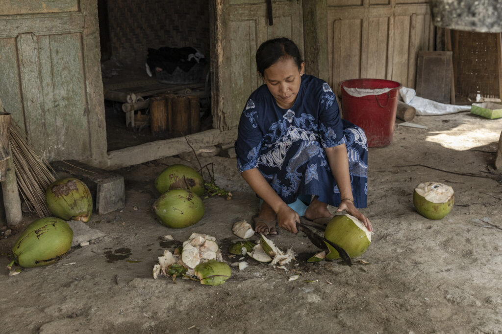 Coconut | natural anti-ageing ingredients in beauty products