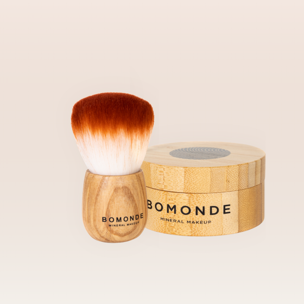 Bomonde vegan foundation with kabuki brush set